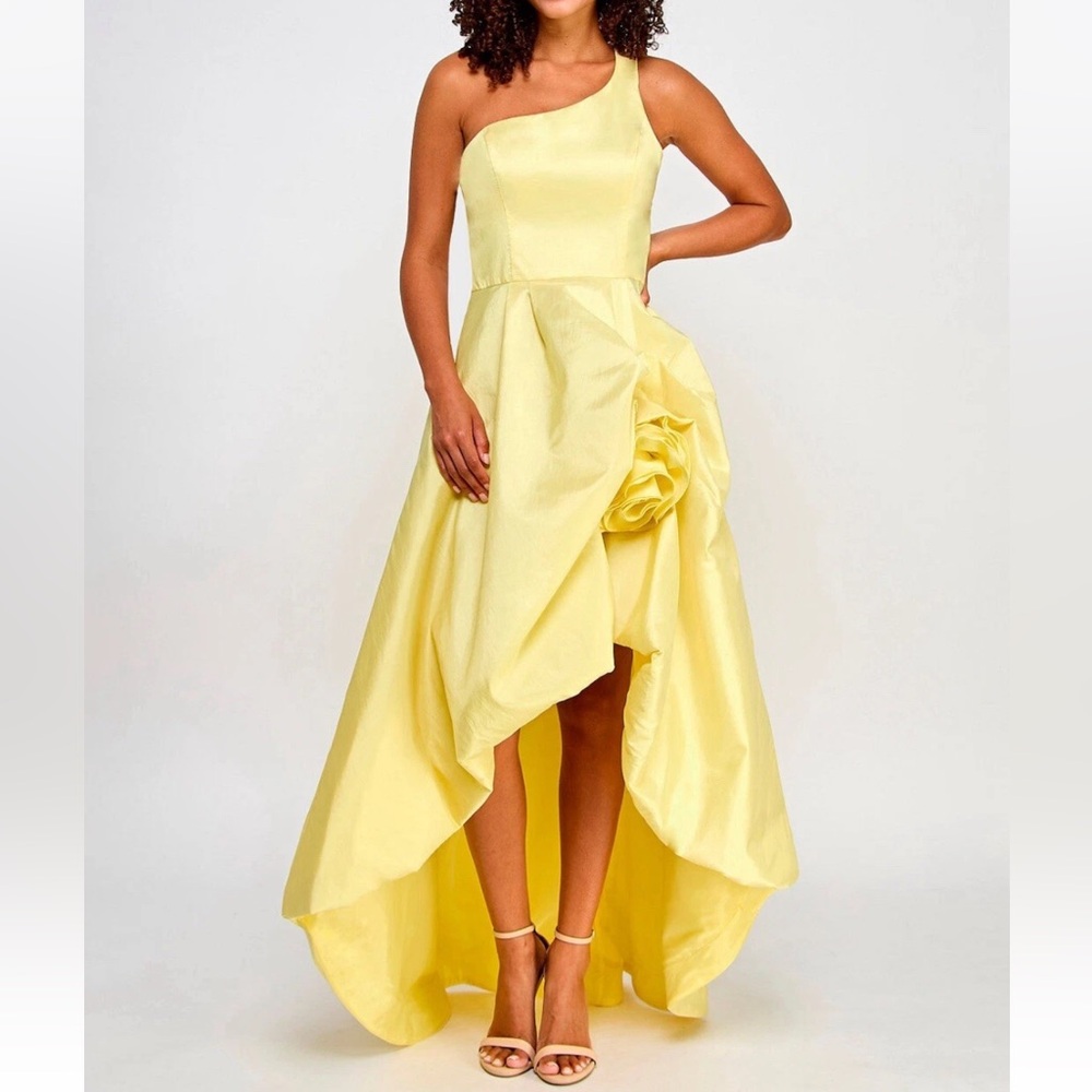 Juniors' One-Shoulder Rosette Formal Party Gown Yellow High-Low Skirt Size 3/4